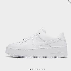 NIKE AIR FORCE 1 SAGE XX LOW size 7